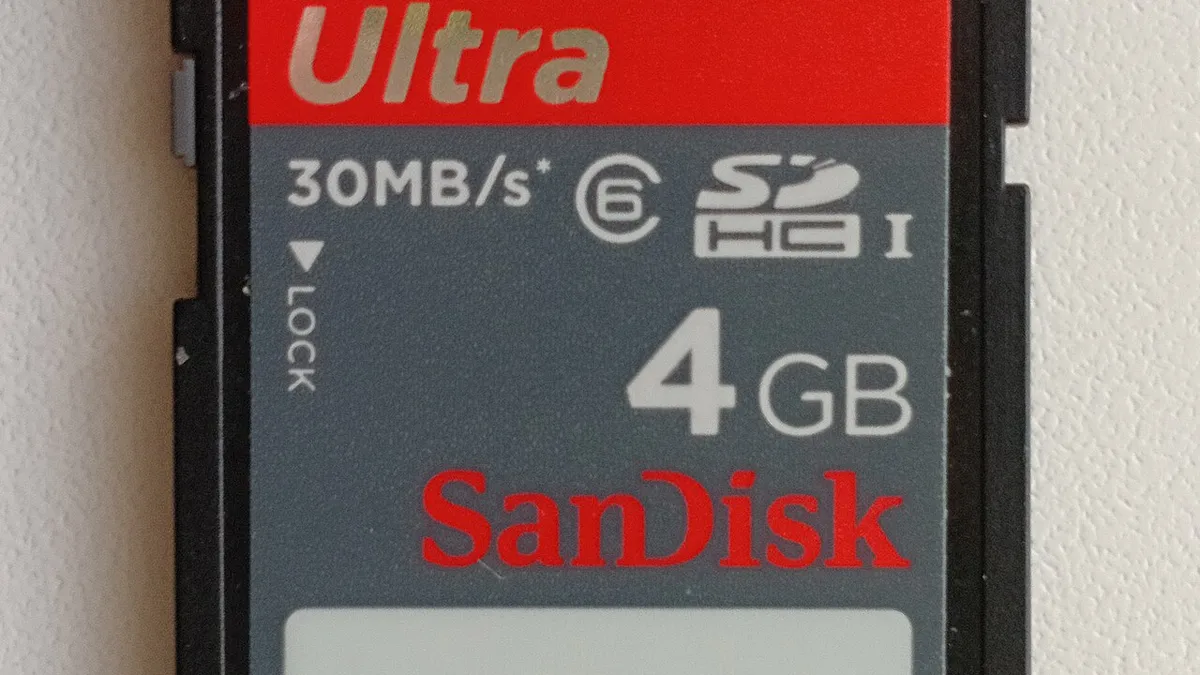 2025-10-21-SanDisk-Ultra-SD-4Gb