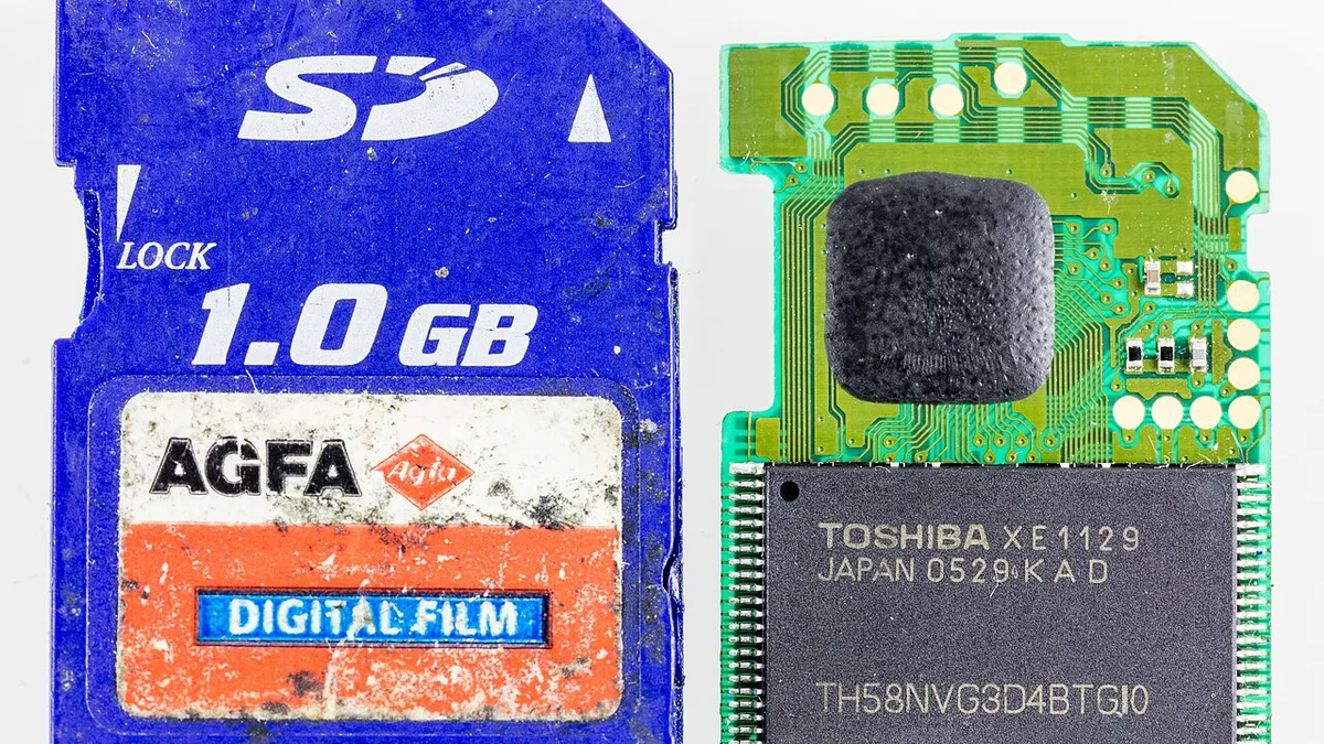 1 GB SD card, labelled by Agfa-1023