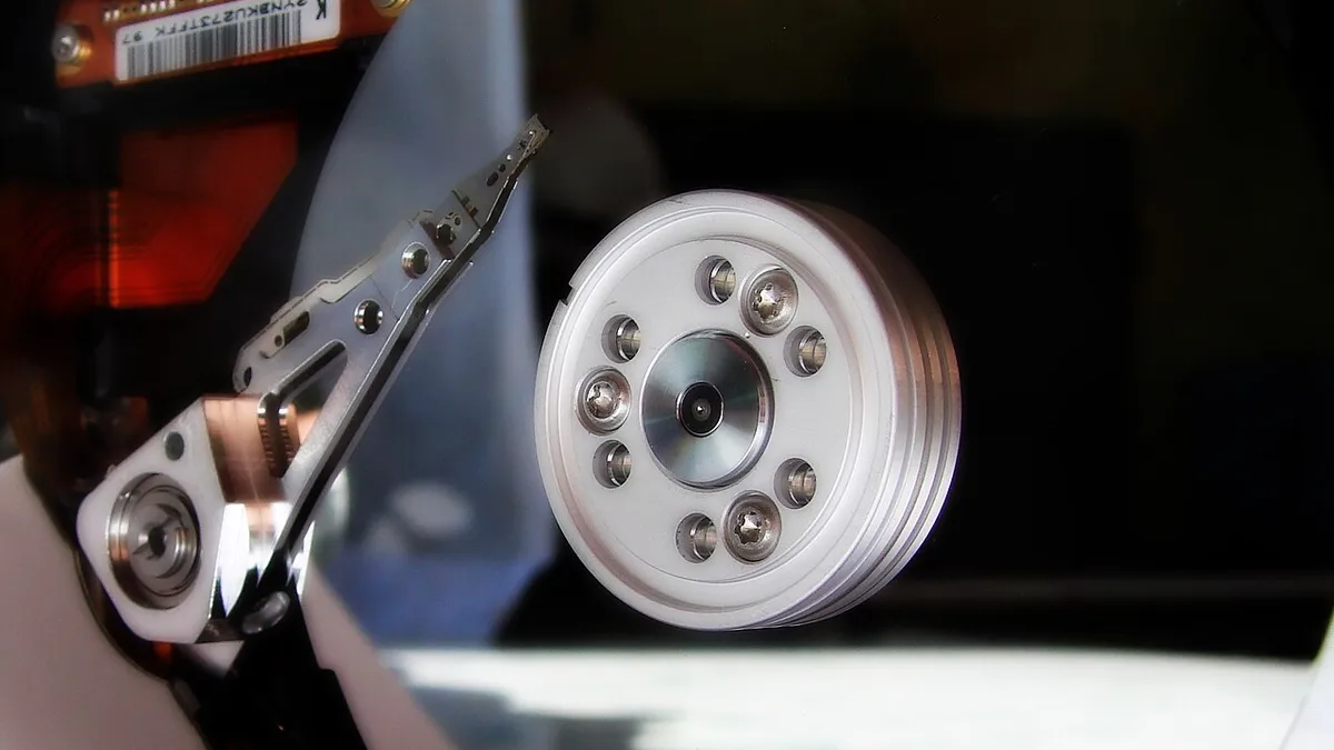 Hard disk drive