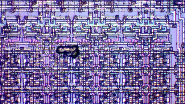 Hitachi HD61917 microcontroller top metal die shot - RAM closeup
