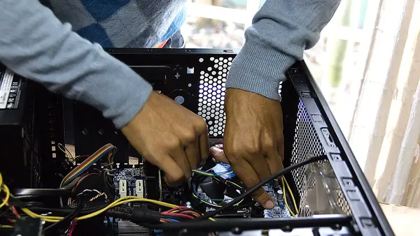Computer technician 04
