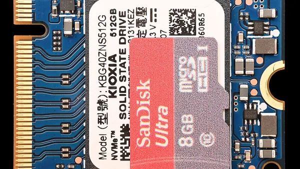 M.2 2230 M-key SSD in comparison with Micro-SD card