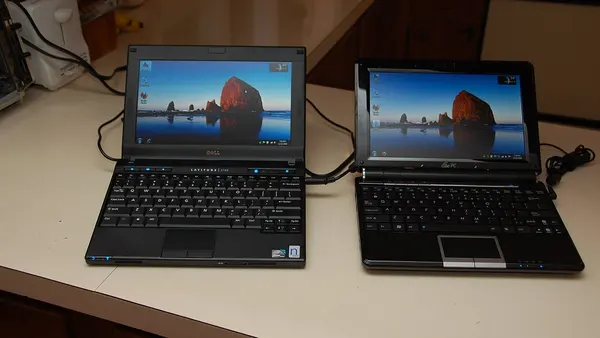 Dell Latitude 2100 vs. ASUS 1000 HE