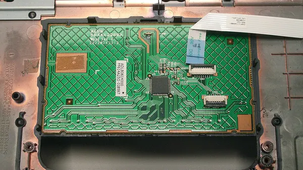 Dell Inspiron 7720 -- trackpad fitted