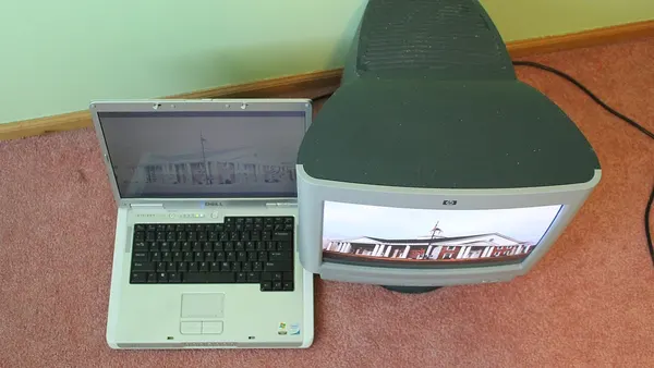HP Pavilion v72 17 inch CRT Monitor and Dell E1505 Inspiron top down view IMG 9392